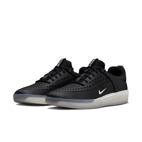 Nike SB Zoom Nyjah 3 Black / White / Black Summit White — vue 5